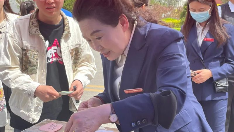 选择标准：资质与实力